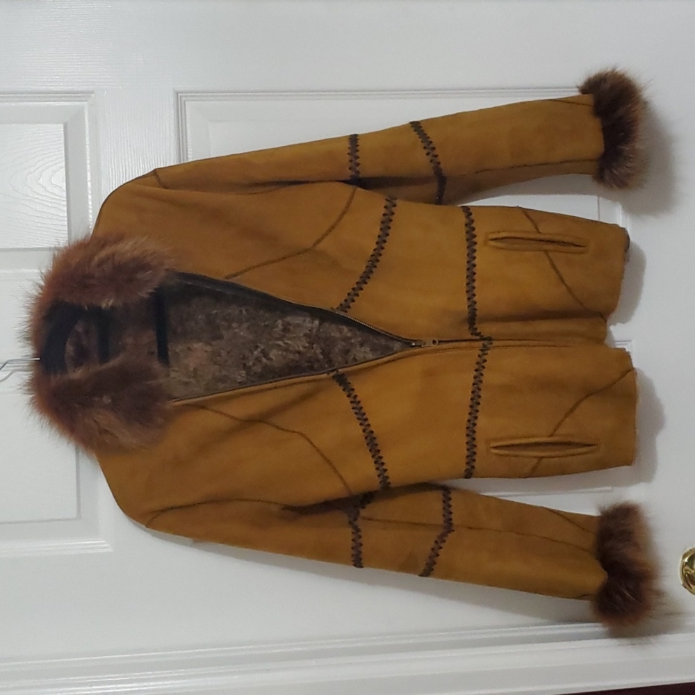 Giuliana Teso terra cotta and shearling jacket. Made in Italy. Size 42 is 6 U.S.